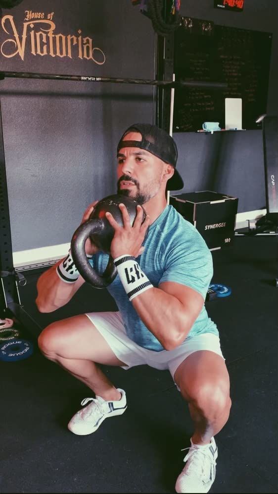 Customer photo review of LYFT-RX Wrist Sweatbands - 4PACK (Black/White)