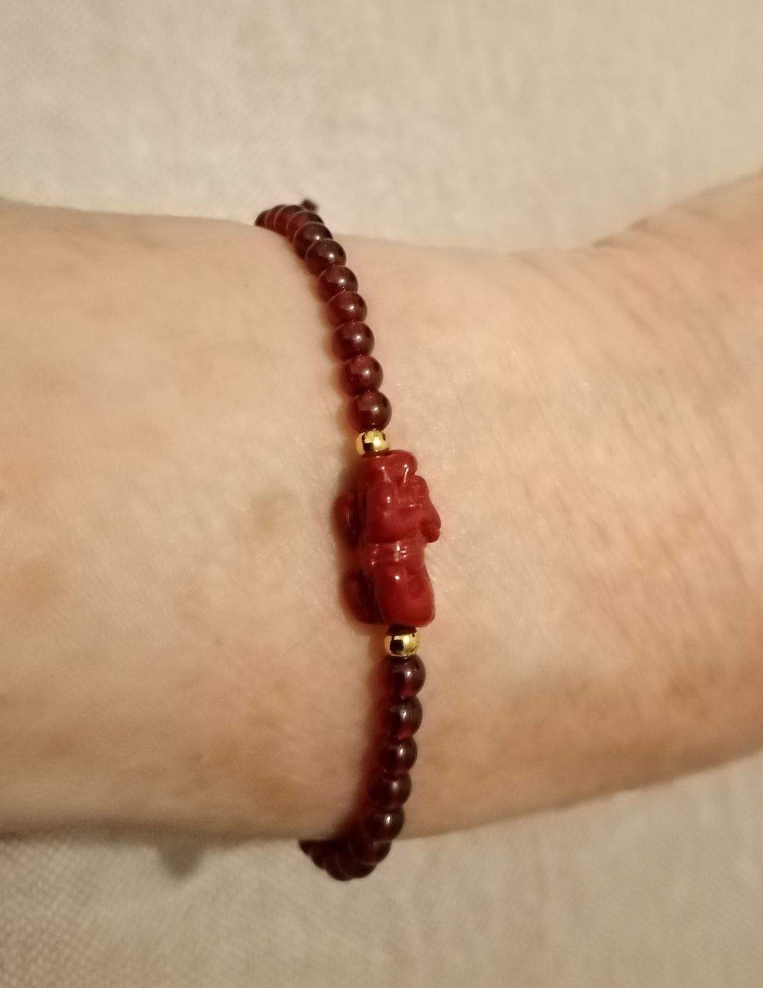 Customer photo review of Bracelet de chance en Grenat Rouge - Pi Xiu