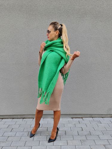 Customer photo review of Luxury Cashmere Thick Warm Solid Scarf