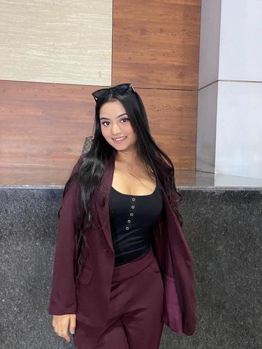 Customer photo review of Essential Work Statement Suit - Maroon