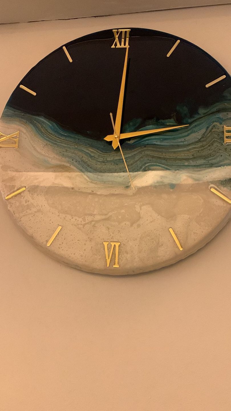 Customer photo review of Ticking Thunder Clock Regular Size 17.5 Inches (Royal Blue)