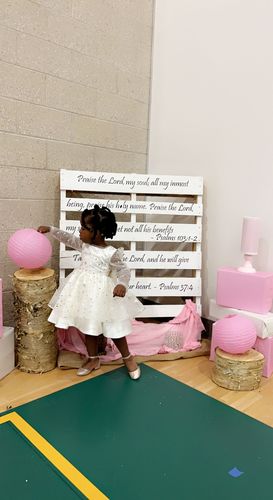 Customer photo review of Cute Long Sleeve Flower Girl Dresses Girls Christmas Party Dresses Swan Dress