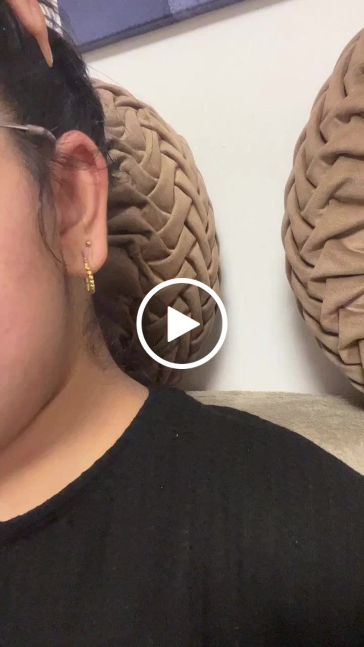 Customer video review of Simple Dot Ohrstecker | 18K vergoldet