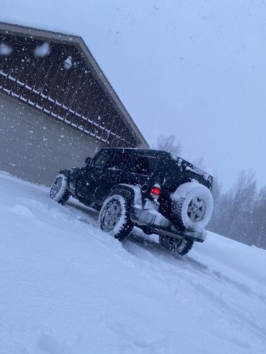 Customer photo review of 1.5 inch 5x5 Hubcentric Wheel Spacers For Jeep Wrangler Grand Cherokee Commander