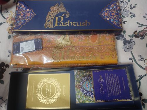 Customer photo review of Pashtush womens Faux Pashmina Shawl, jamawar design, Mustard