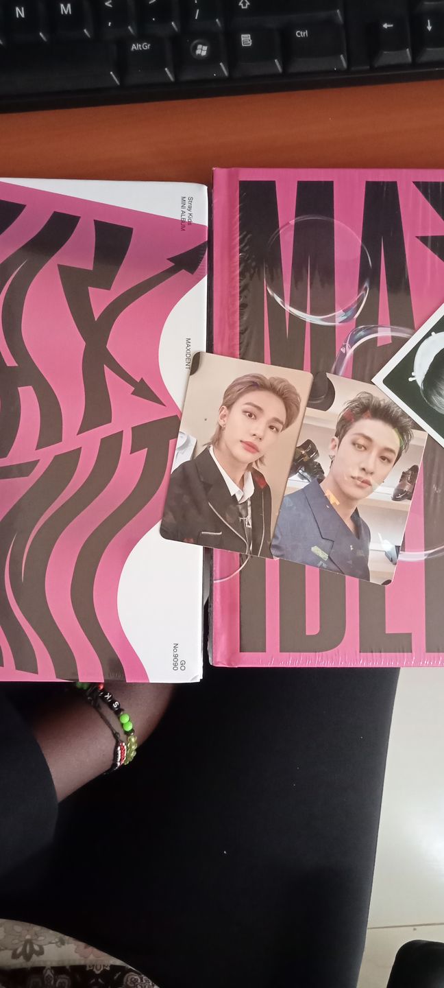 Customer photo review of STRAY KIDS - 7TH MINI ALBUM MAXIDENT STANDARD EDITION