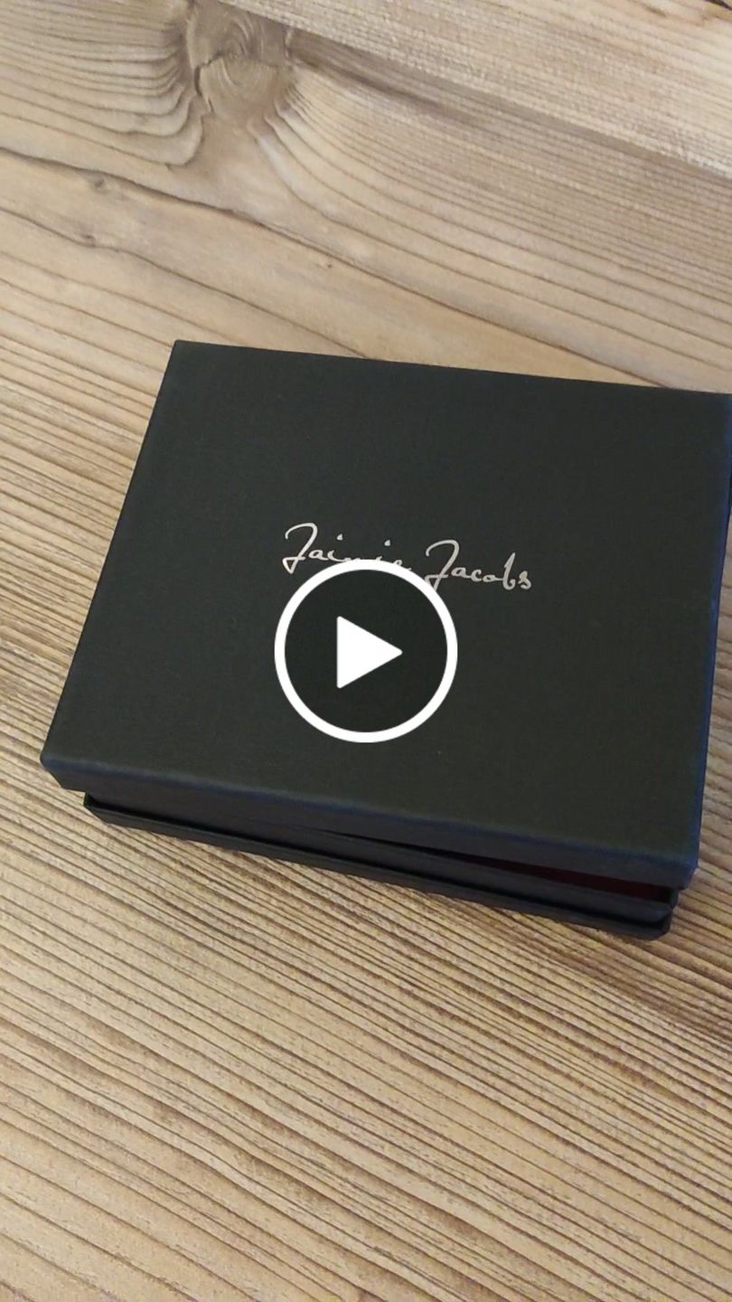 Customer video review of Flapstar Magic Wallet with coin pocket