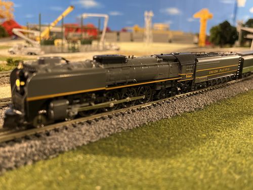 Customer photo review of Kato USA 126-0403-LS 4-8-4 FEF-3 Union Pacific #8444 - Greyhound version w/ Pre-installed ESU Loksound Sound DCC, N Scale