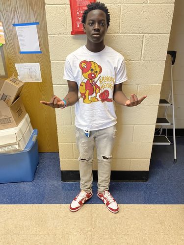Customer photo review of Broken Heart Unisex Shirt Match Dunk Low Midas Gold