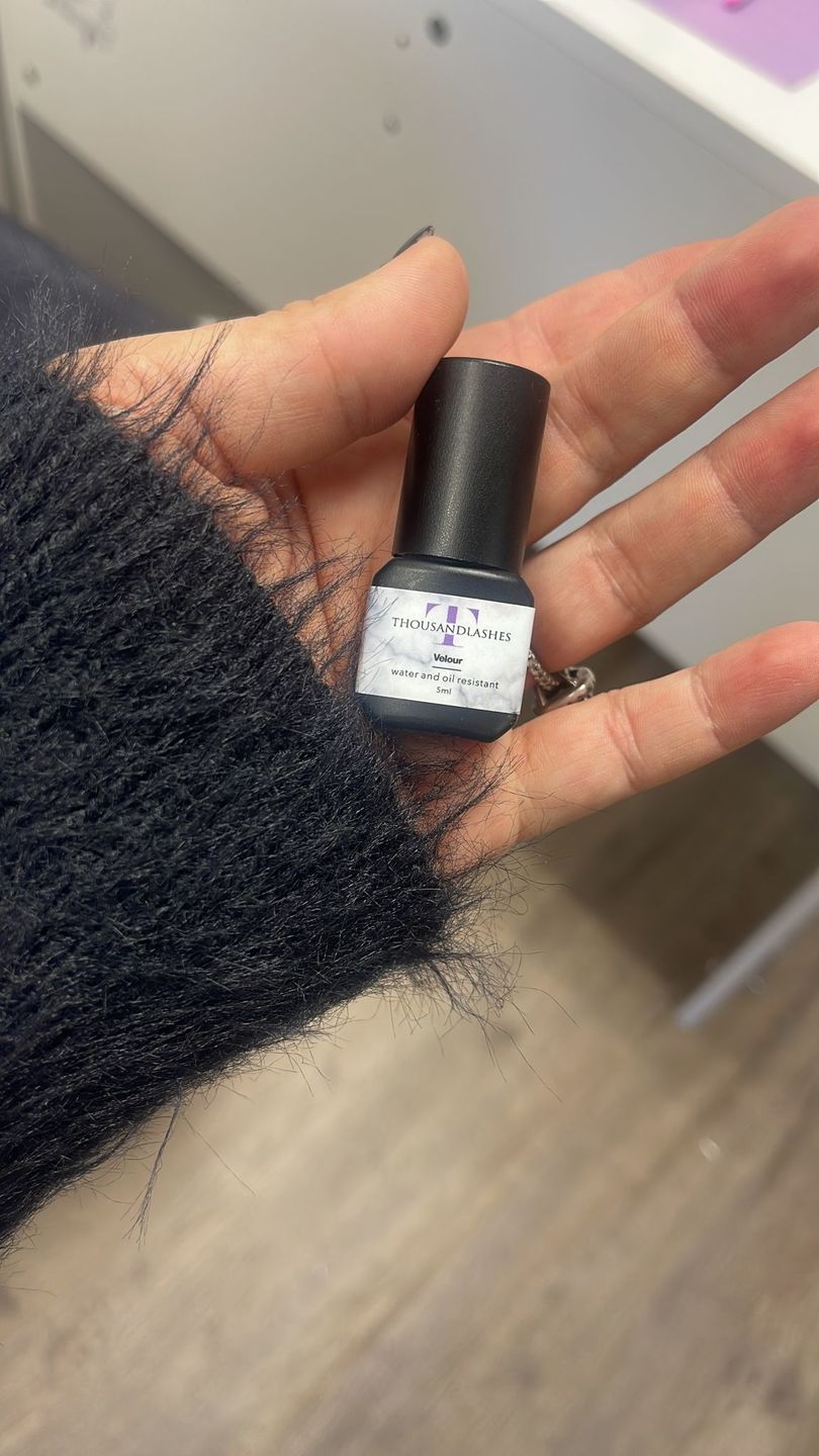 Customer photo review of VELOUR LASH ADHESIVE