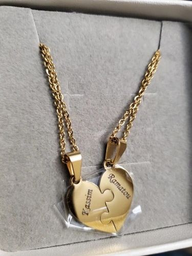 Customer photo review of Collar o llavero personalizado de piezas de rompecabezas