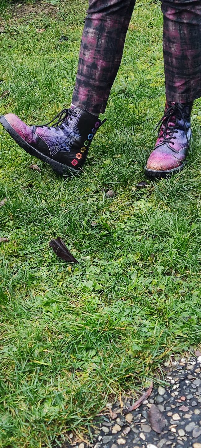 Customer photo review of Boots Chakra