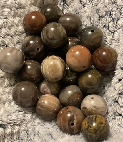 Customer photo review of 15.5" 14mm/16mm/18mm natural Wood fossil stone round beads