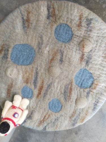 Customer photo review of Moon crater with astronaut moon playscape