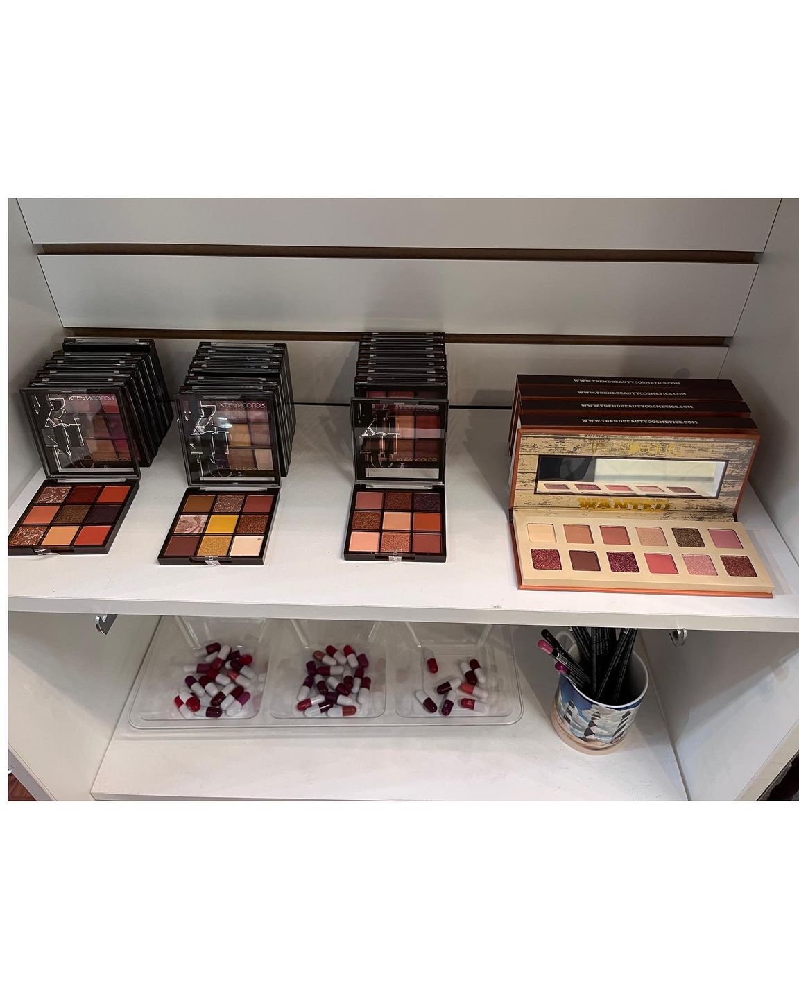 Customer photo review of Atenea Eyebrow Pallet 3 Color - Wholesale Pack 6 Units (BLONDIE)