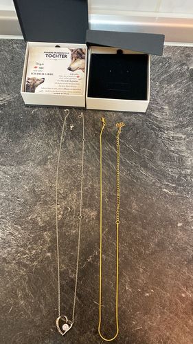 Customer photo review of "An meine Tochter" Halskette - Wölfin