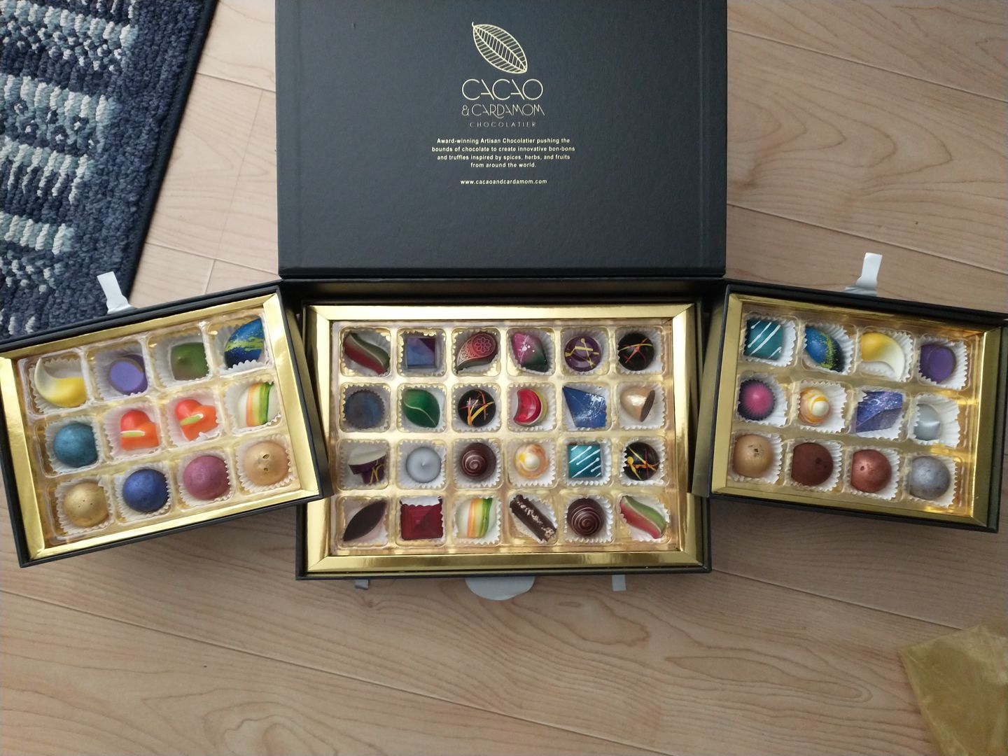Customer photo review of Deluxe Gift Box 48 Pieces