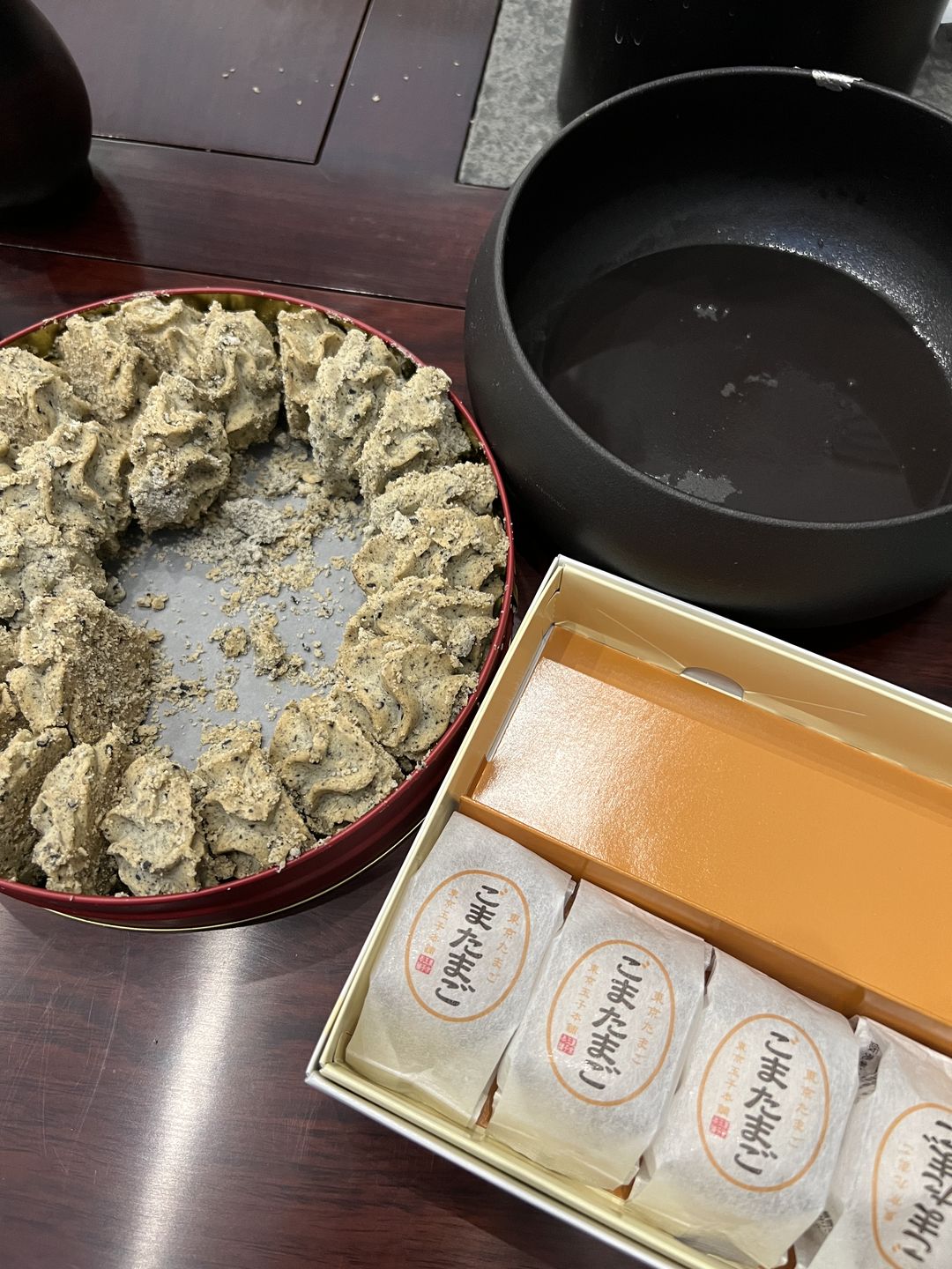 Customer photo review of Lowrey Chocolate Shortbread Biscuits | New Zealand Butter Tin