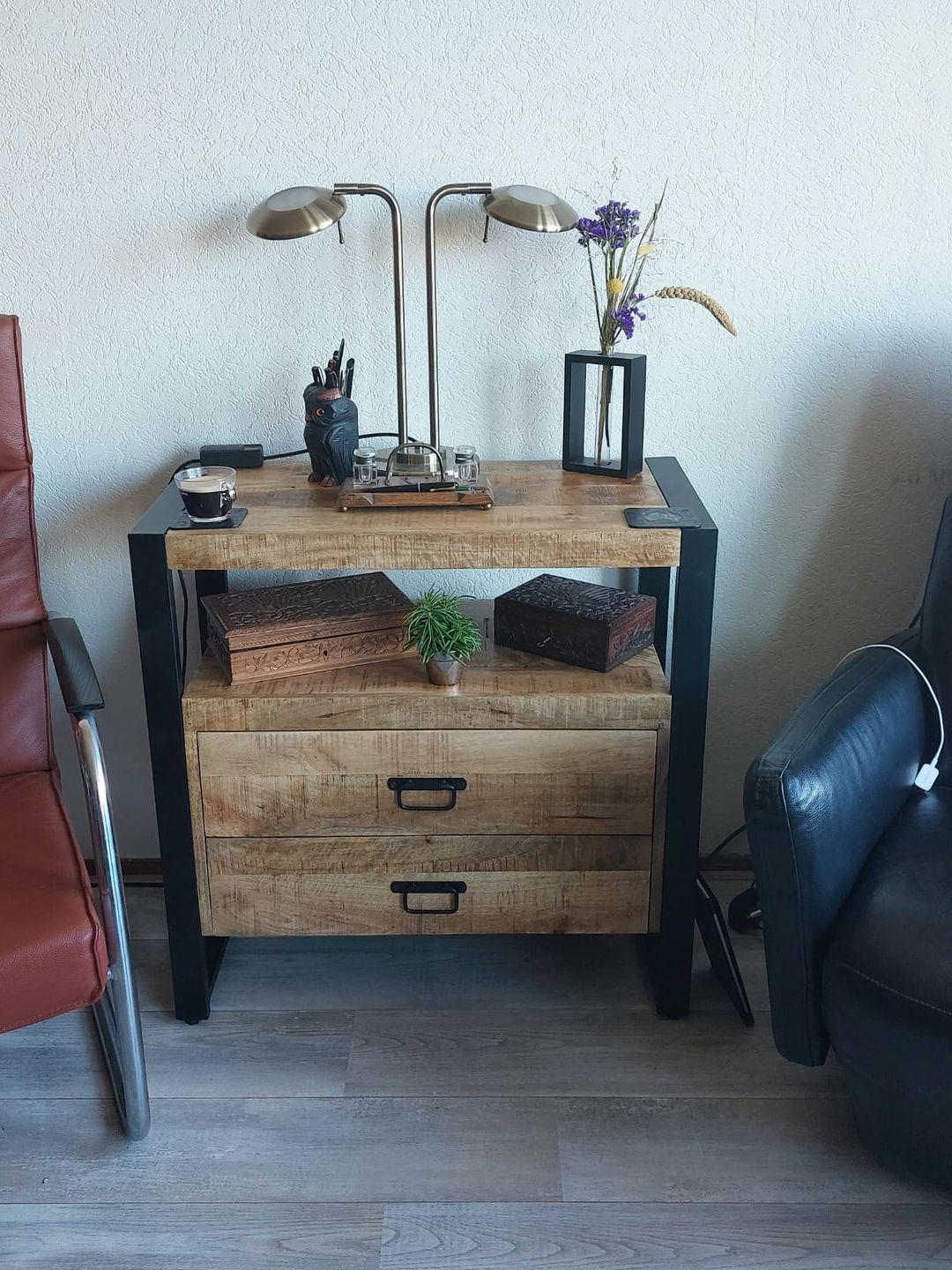 Customer photo review of Sidetable / Dressoir Kastje 2 lades Industrieel Design | Mangohout en Staal | 80x40x80cm