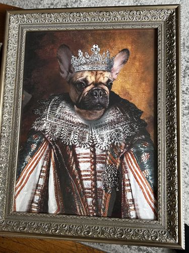 Customer photo review of The Queen - Custom Vintage Pet Portrait