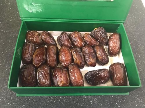 Customer photo review of 2lb Organic Rutab Medjool Dates Box