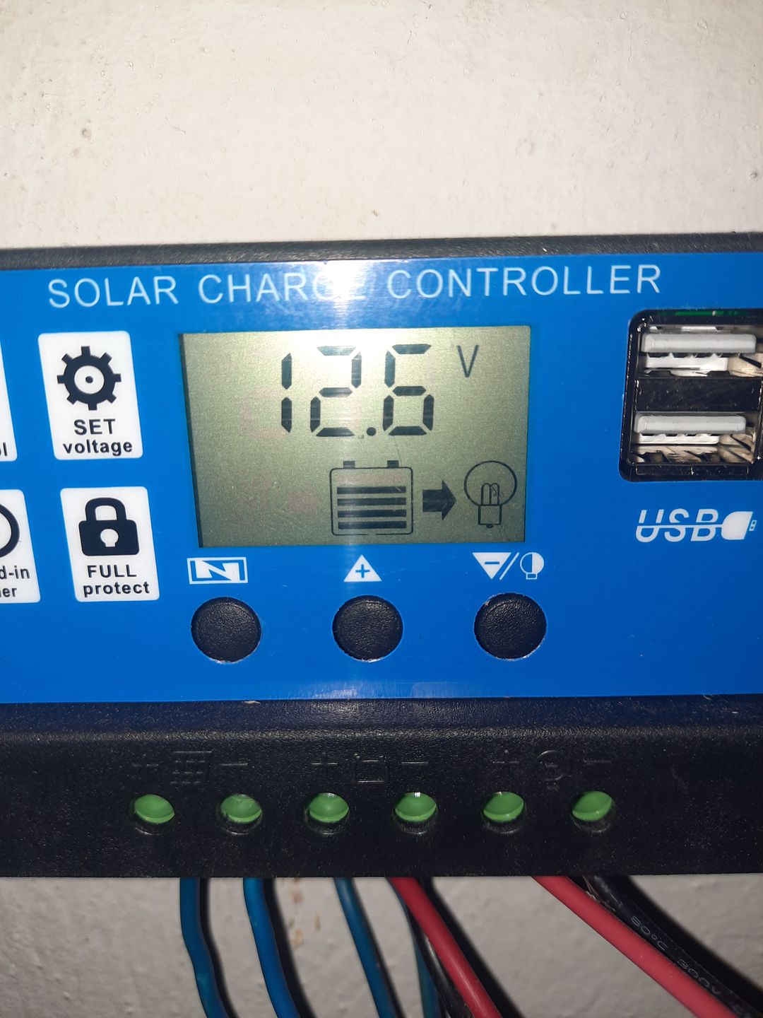 Customer photo review of Controler panou solar 60A 12/24V, 2 X USB si LCD