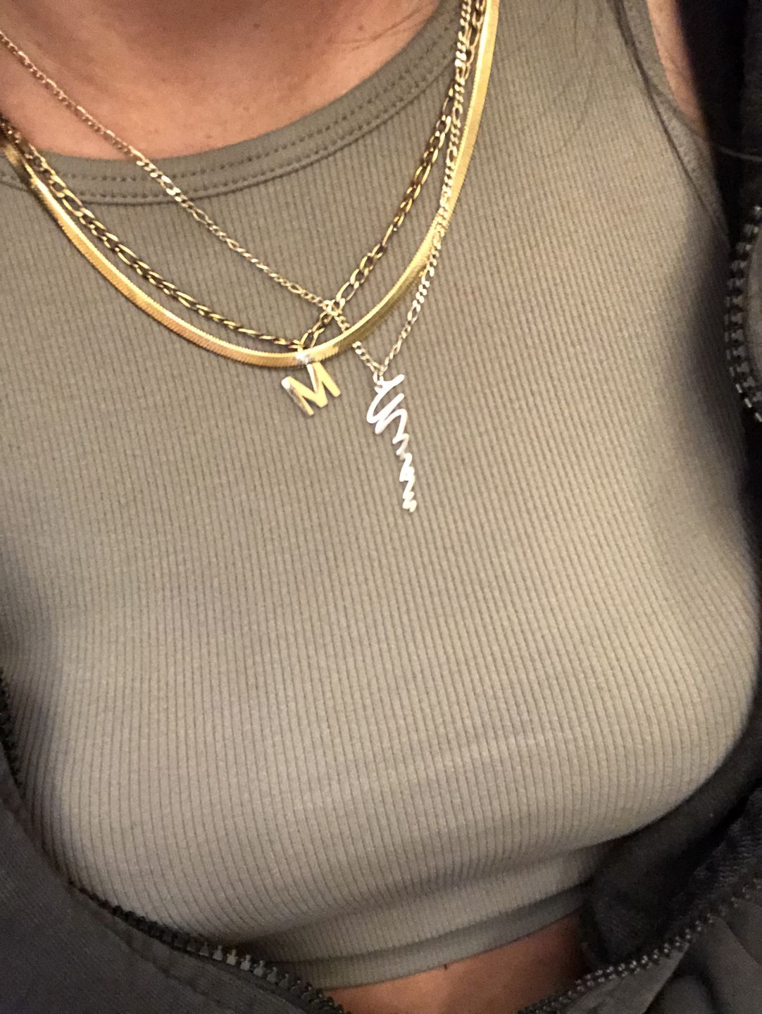 Customer photo review of Classic Letter Halskette | 18K vergoldet