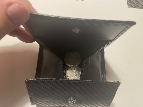 Customer photo review of Flap Boy AirTag-Edition - Magic Wallet with Coin Pocket