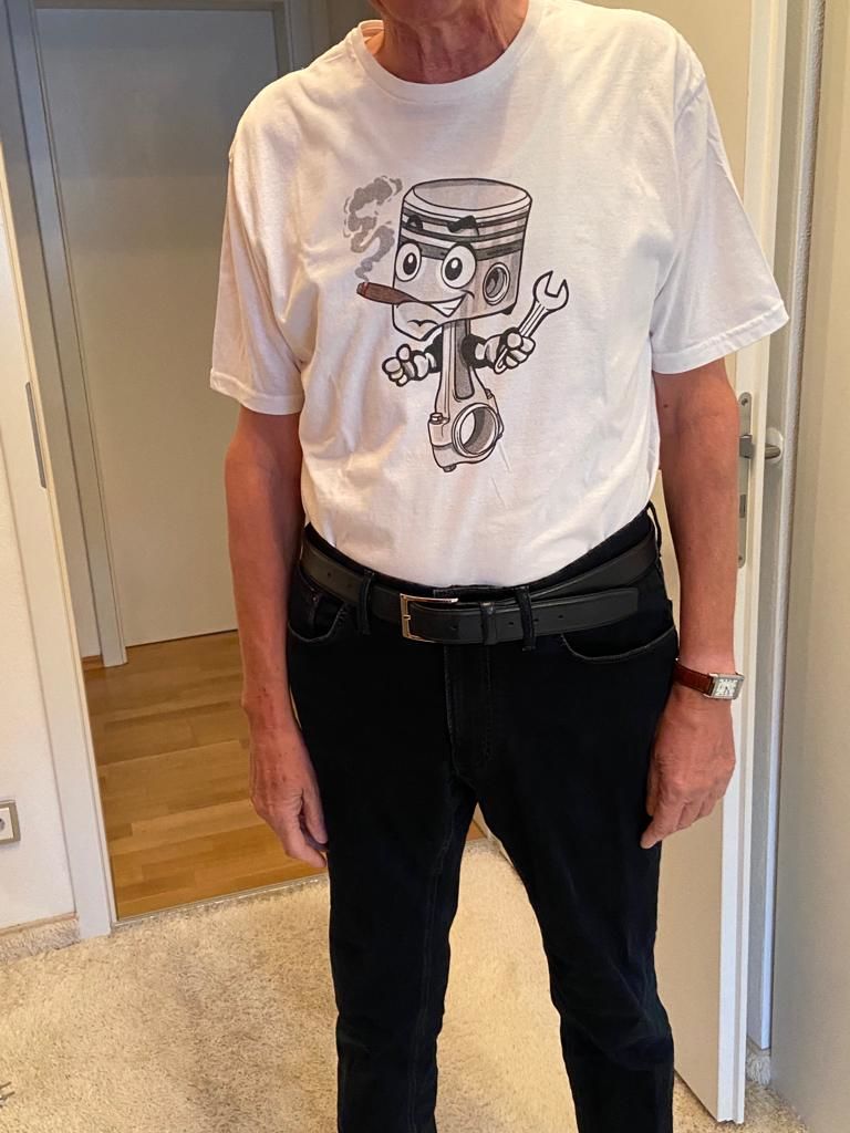 Customer photo review of T-SHIRT Schraubi raucht