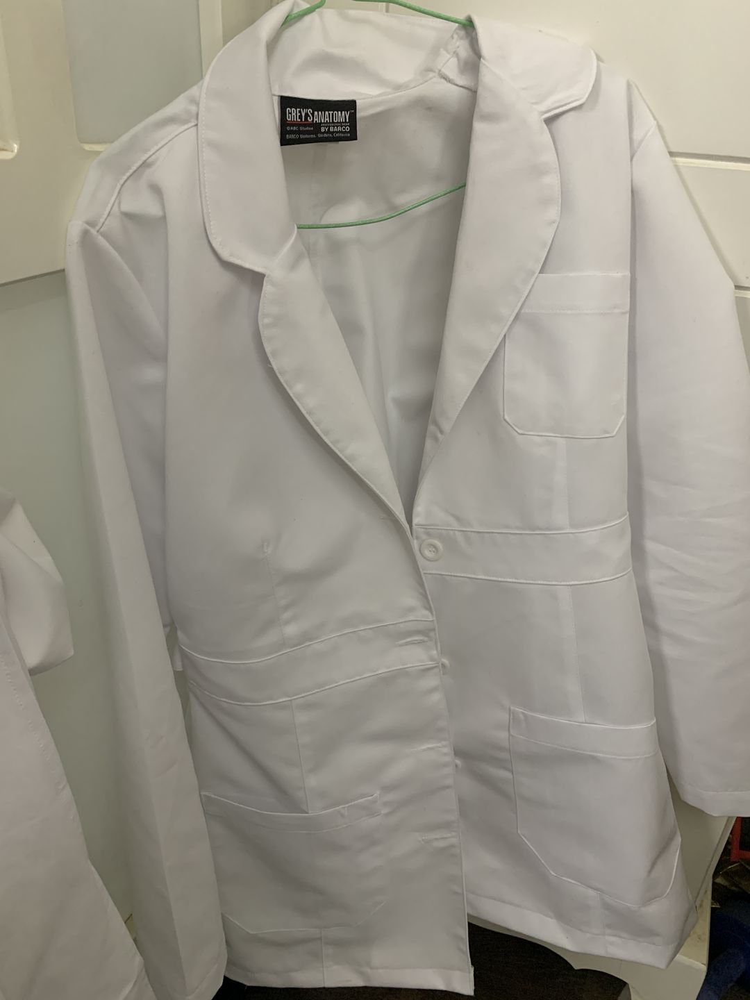 Customer photo review of لابكوت ليلي جريز اناتومي ~ Lily Lab Coat Grey's Anatomy