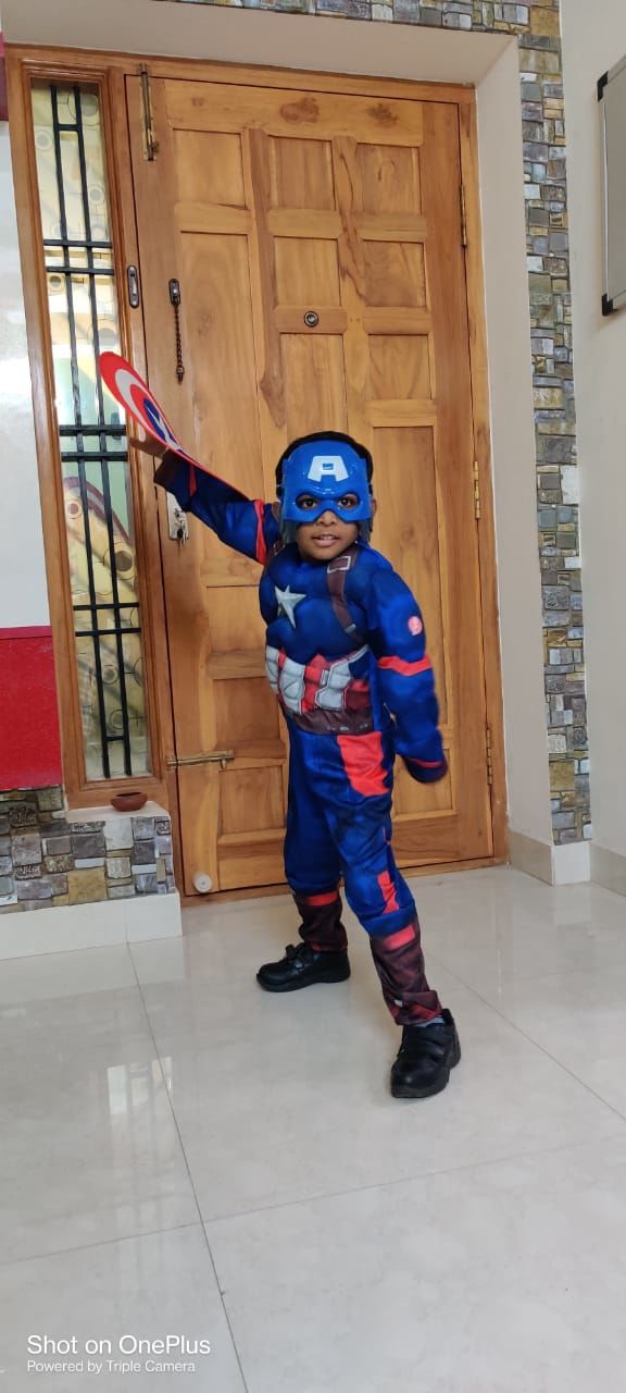 Customer photo review of Fancydresswale Captain America dress for boys