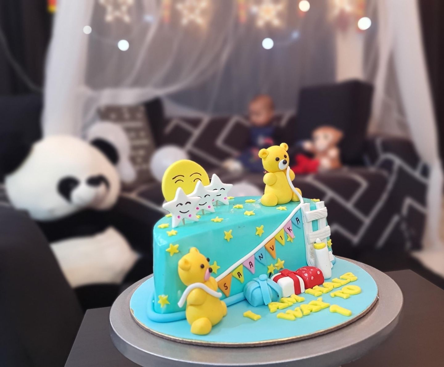 Customer photo review of Teddy 6 Months Cake