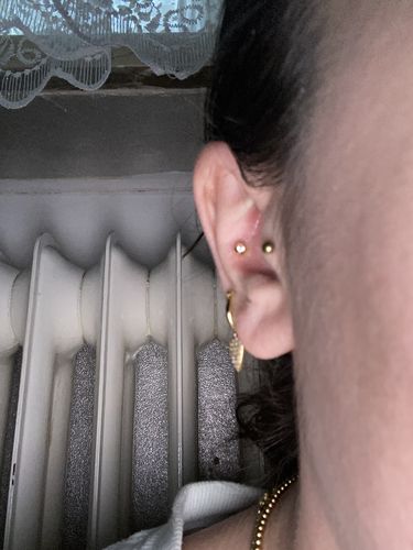 Customer photo review of Tiny Crystal Labret Piercing