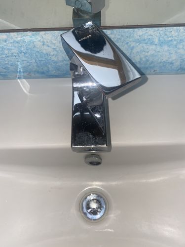 Customer photo review of Ecofriendly Limescale Remover/Descaler for taps, Hard Water Stains,  Showers ,faucets & bathroom Tiles-500ml