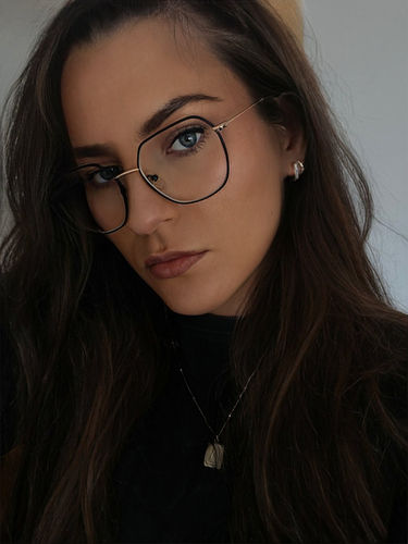 Customer photo review of Ala & Eliz Creolen Set