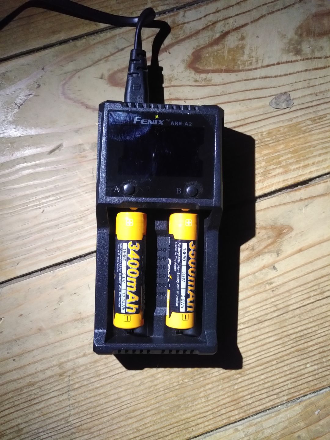 Customer photo review of Fenix ARE-A2 - Chargeur de batterie intelligent à 2 canaux