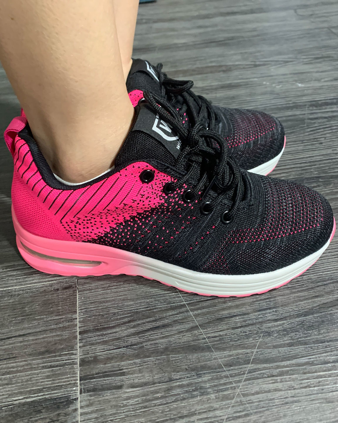Customer photo review of DSK8 Lightweight Women's Steel Toe Work Shoes Pink