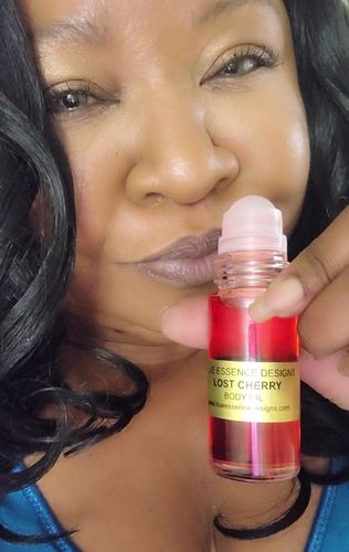 Customer photo review of Lost Cherry Type Body Oil Roll On - Unisex