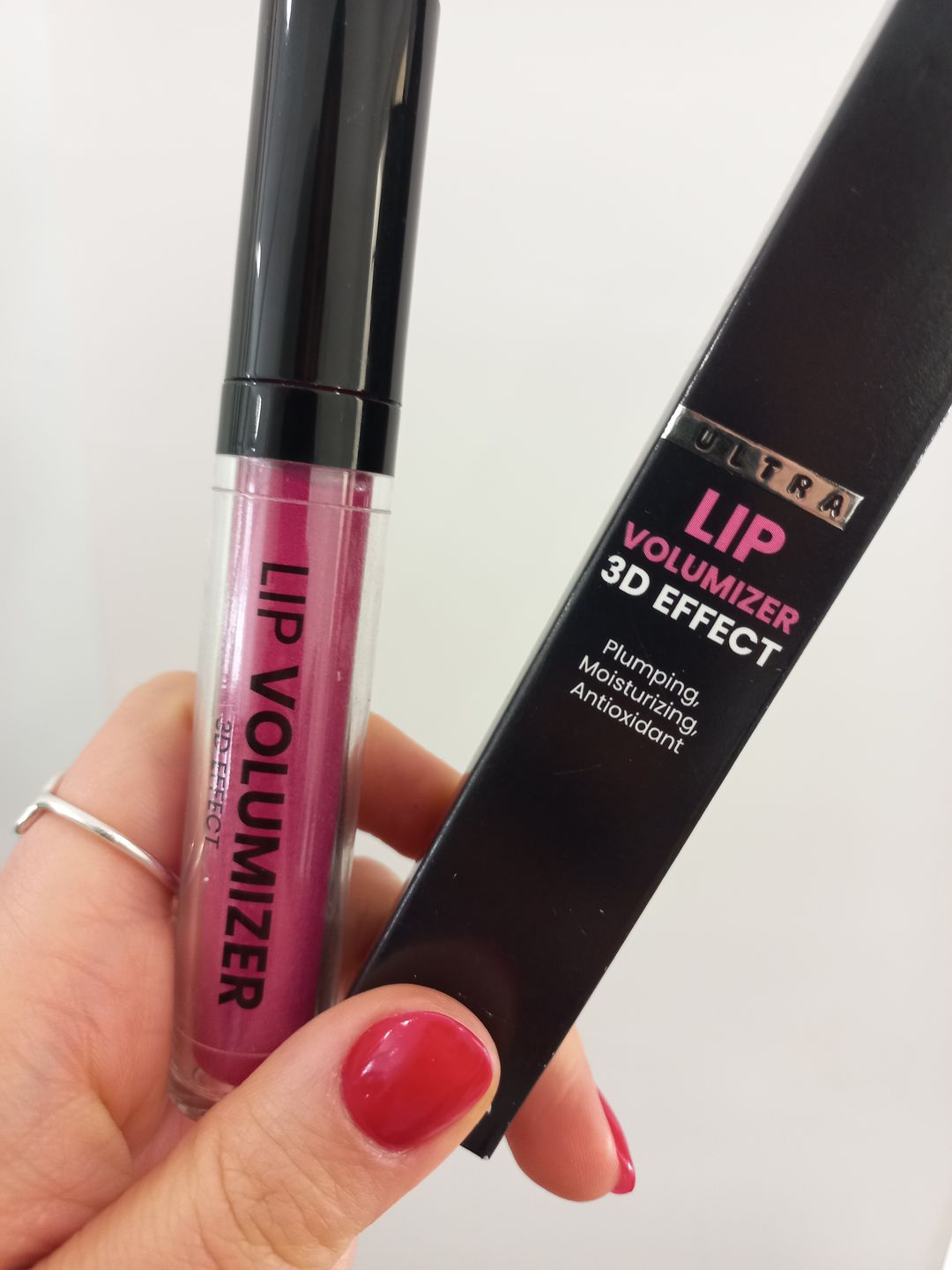 Customer photo review of Lip Volumizer - 3D Effect