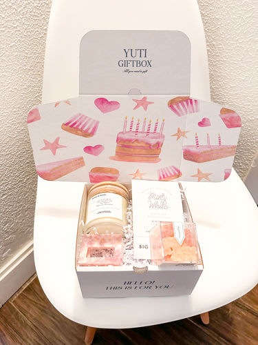 Customer photo review of "Mini Birthday" Gift Box