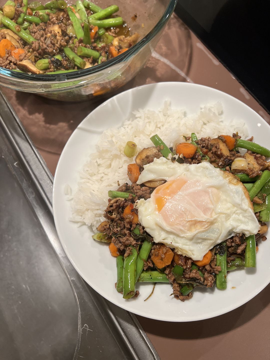 Customer photo review of Pad Krapao Kochbox in Bambuskorb mit Reis und Thai Holy Basil (10 Portionen)