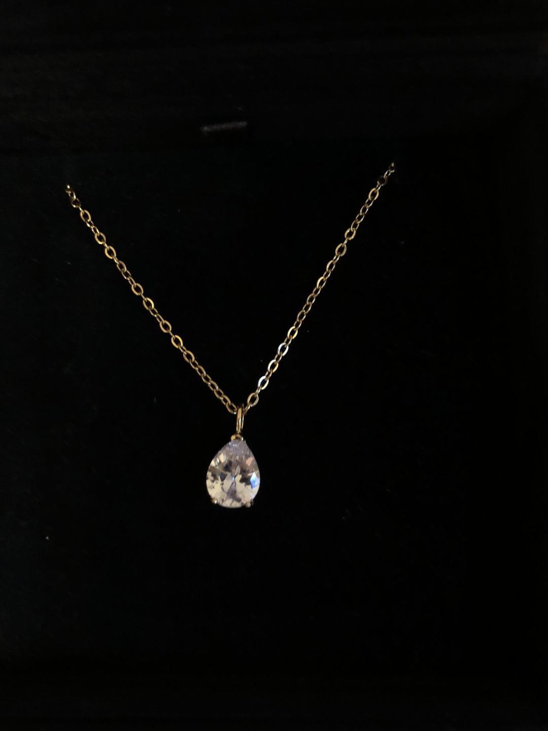 Customer photo review of Teardrop Halskette | 18K vergoldet