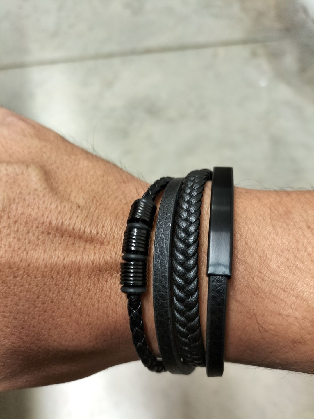 Customer photo review of Pulsera Sequel - Piel Natural