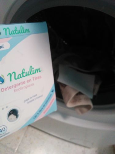 Customer photo review of Eco-Tiras de Detergente 40 lavados Natulim