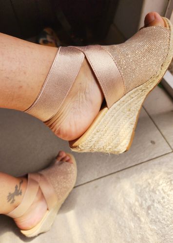 Customer photo review of Butterfly Feet Drayco 2 - Rose Gold