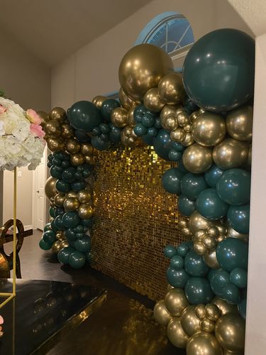 Customer photo review of Gold Shimmer Wall Panels – Easy Setup Wedding/Event/Theme Party Decorations