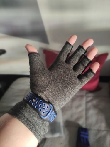 Customer photo review of HandHero - Compression Gloves For Arthritis Pain, Swelling, Stifness