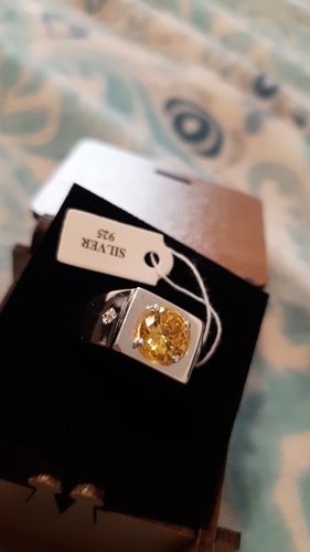 Customer photo review of Men's Classic Solitaire Ring 8MM Round Gemstone and Diamonds