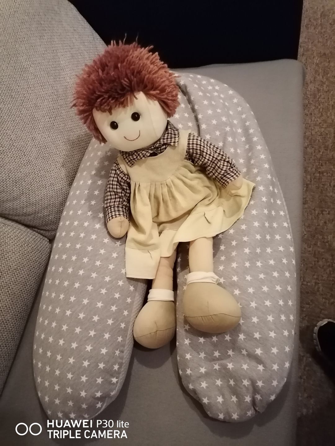 Customer photo review of Atelier MiaMia Stillkissen Seitenschläferkissen Lagerungskissen Limitierte Auflage weiß graue sternchen