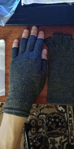 Customer photo review of HandHero - Compression Gloves For Arthritis Pain, Swelling, Stifness